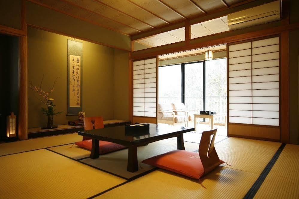 Yamanaka Onsen Shirasagiyu Tawaraya Hotel Kaga  Exterior photo